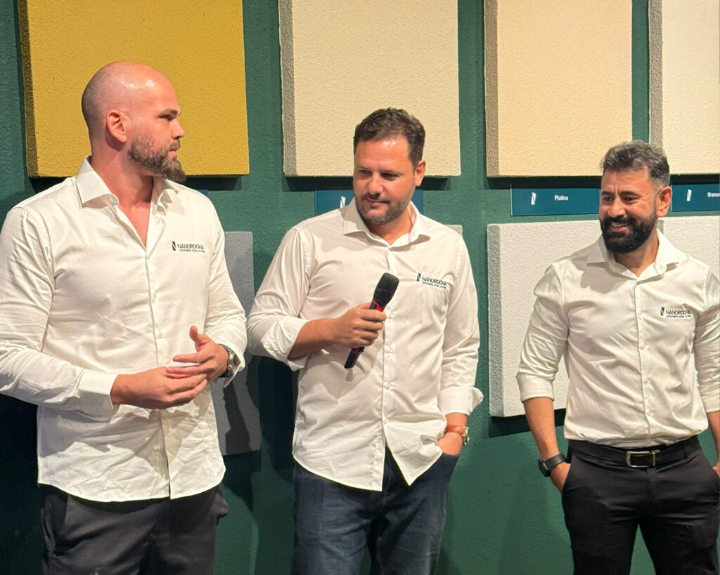 Lideranças e equipe NanoRocha durante inauguração do showroom em Palmas Tocantins: Rafael Barros, André Veloso e Túlio Zago